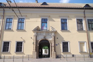 pałac arcybiskupów krakowskich i słynne okno papieskie